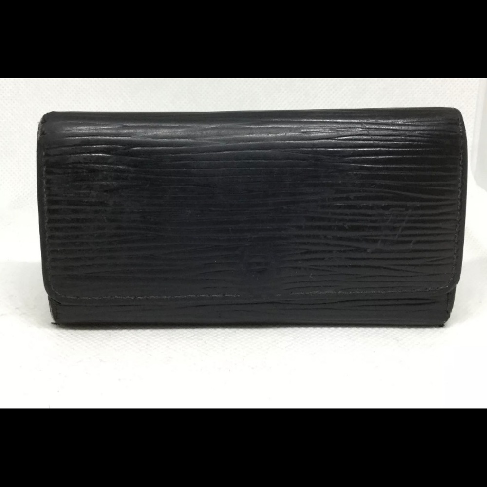 Authentic Louis Vuitton 4 key holder
